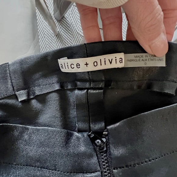 LIKE NEW Alice + Olivia Black, Low Rise,  Front-Zip Lamb Leather Leggings Size 0 - Picture 7 of 12